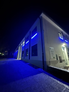 Dom kulture Kamnik v modrem_15.11. 2025 (1)